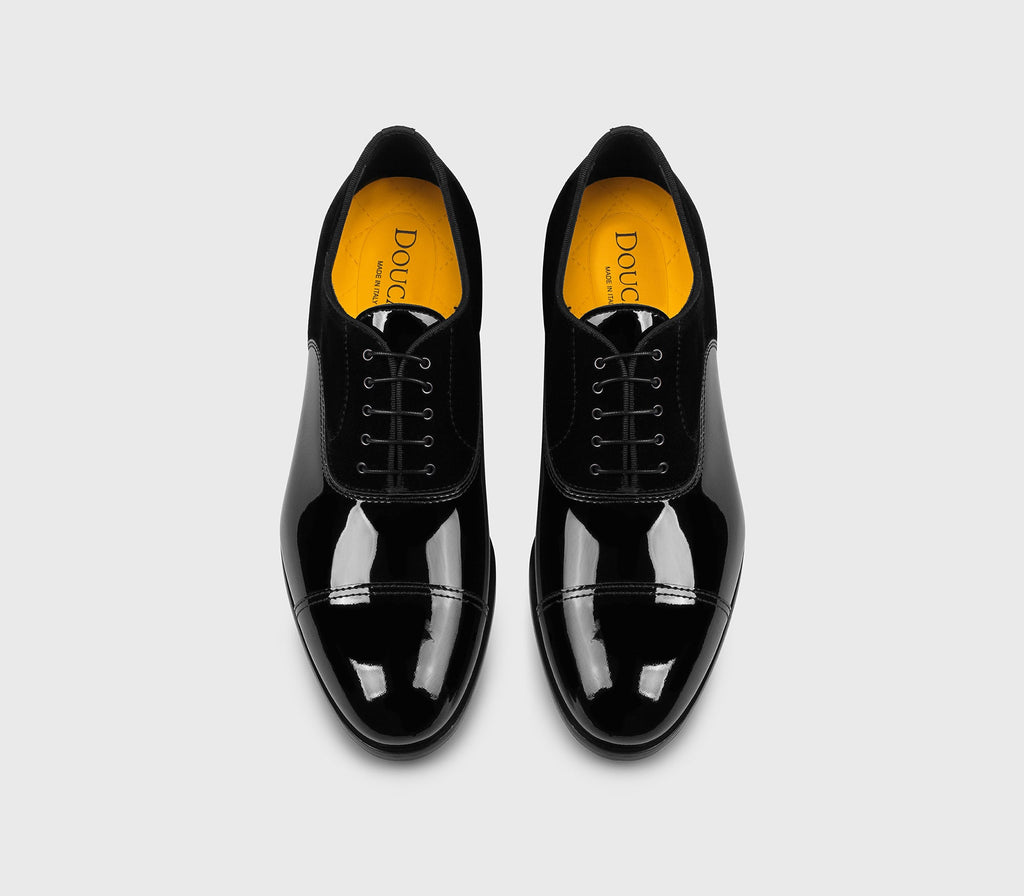 Black patent leather and velvet lace-up
