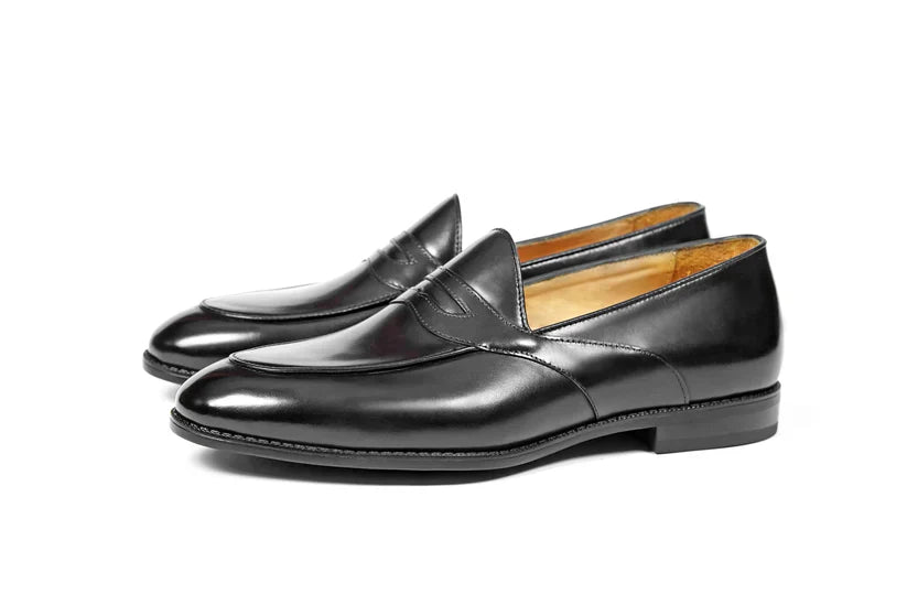 CLASSIC BLACK LOAFERS