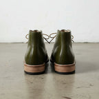 Men's Olive Green Plain-Toe Leather Chukka Boots — versel