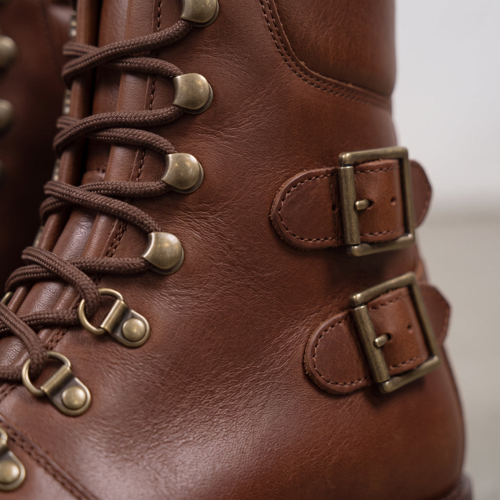 Men's Brown Plain-Toe Leather Hiker Boots —