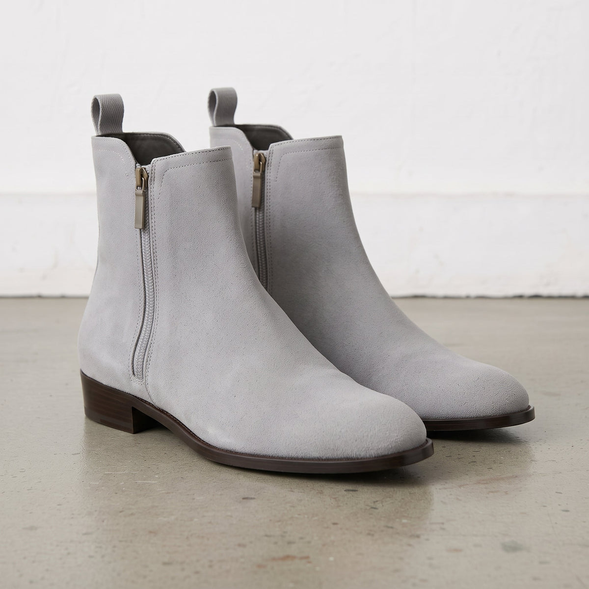Men's Light Gray Plain-Toe Suede Ankle Boots — Milloway